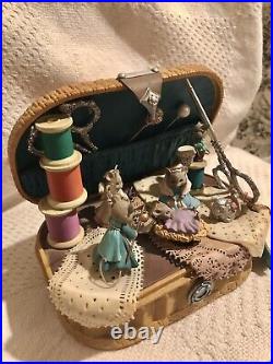 Vtg 90's Enesco Moving Mice Sewing Basket Nativity Scene Music Box 6L 5.5H