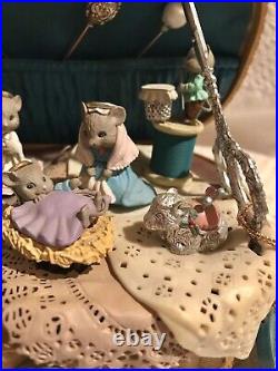 Vtg 90's Enesco Moving Mice Sewing Basket Nativity Scene Music Box 6L 5.5H