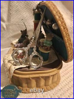 Vtg 90's Enesco Moving Mice Sewing Basket Nativity Scene Music Box 6L 5.5H