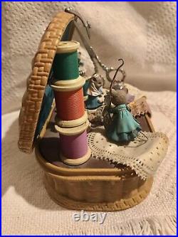 Vtg 90's Enesco Moving Mice Sewing Basket Nativity Scene Music Box 6L 5.5H