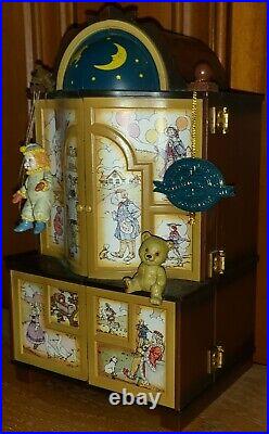 WATCH VIDEO Vintage ENESCO The Dream Keeper Lighted Animated Music Box 1989
