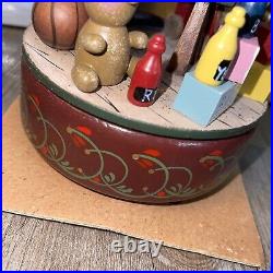 Zims Heirloom Collectibles Wood Elf Workshop Toy Maker Music Box Vintage 1999